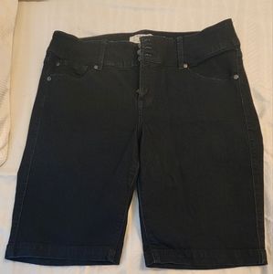 Torrid Bermuda shorts size 16
